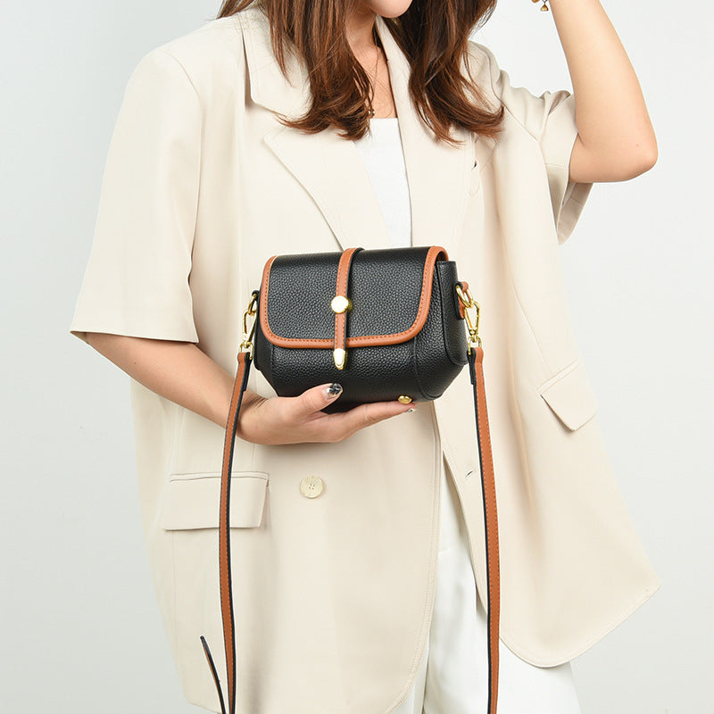 Elegant women's leather bag