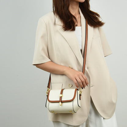 Elegant women's leather bag